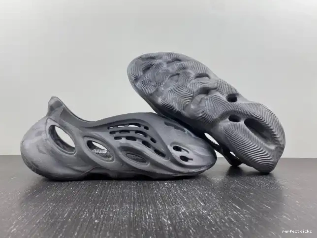 MX Granite IE4931 Yeezy Foam Adidas RNR 0520